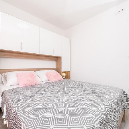 Apartments Janice Pakostane Ngoại thất bức ảnh