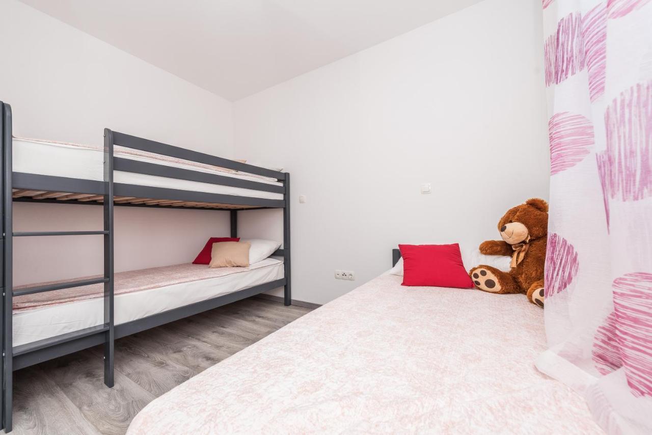 Apartments Janice Pakostane Ngoại thất bức ảnh
