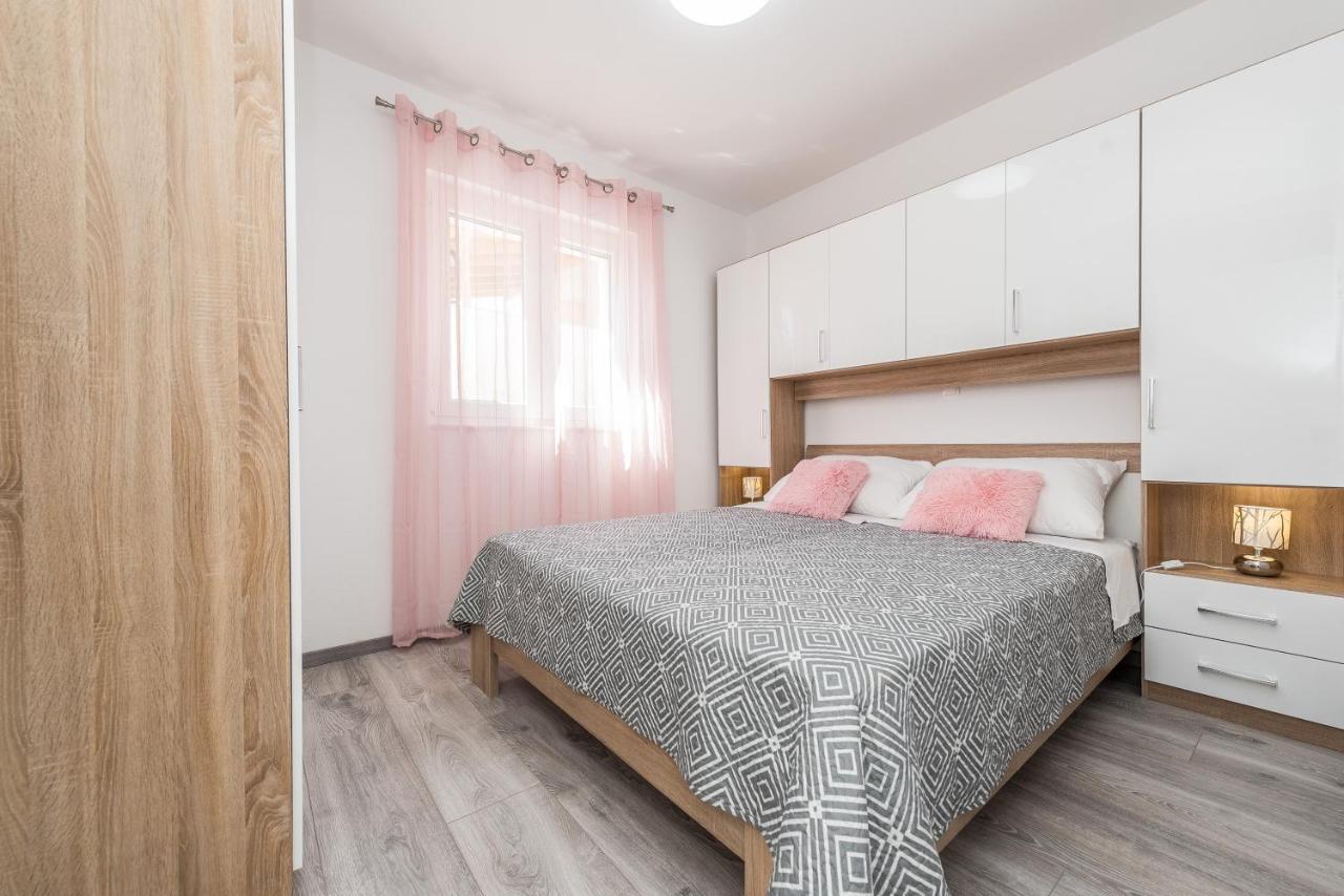 Apartments Janice Pakostane Ngoại thất bức ảnh
