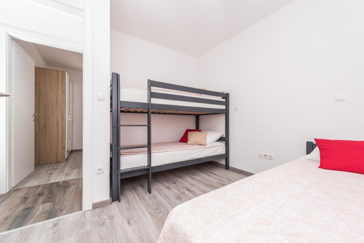 Apartments Janice Pakostane Ngoại thất bức ảnh