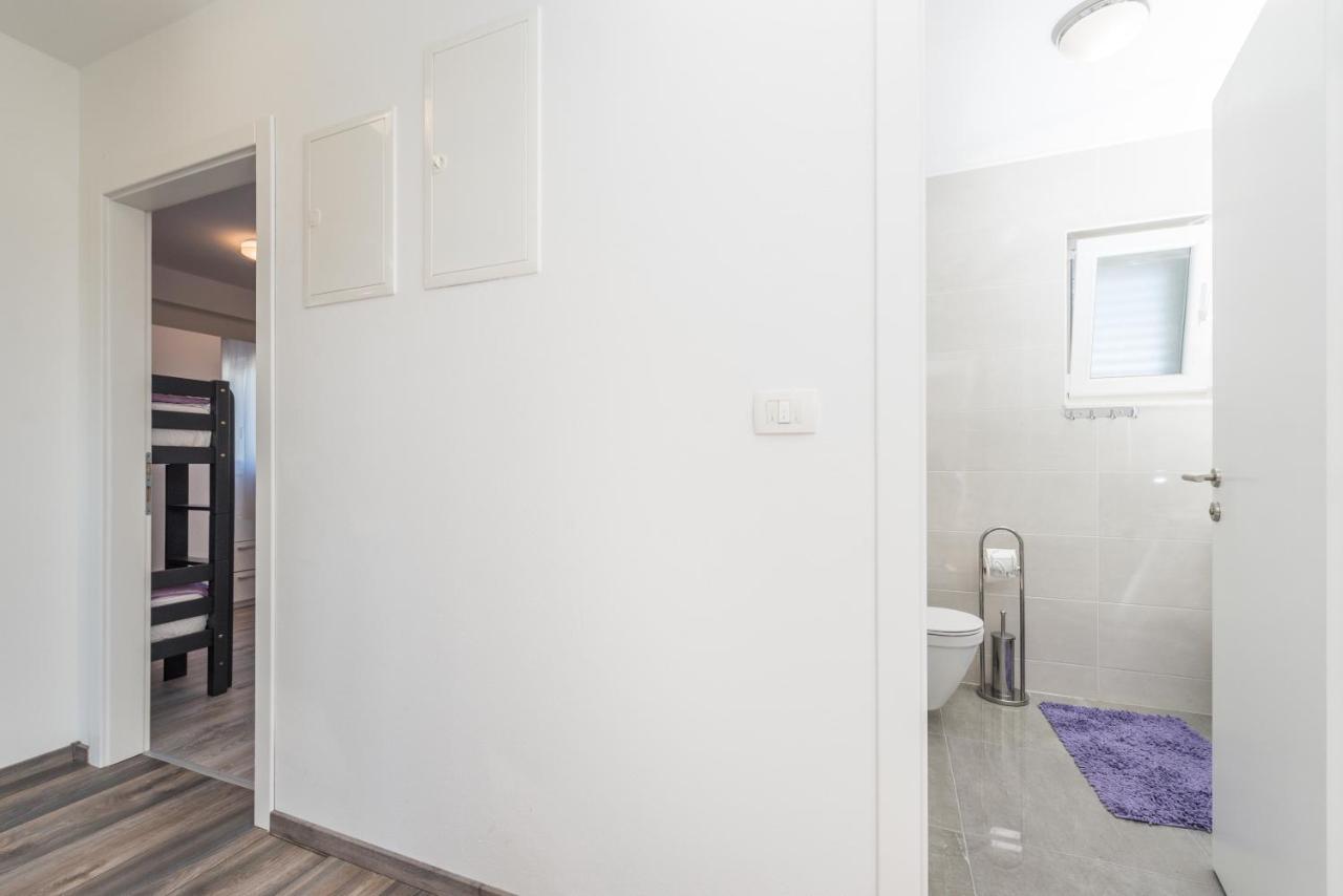 Apartments Janice Pakostane Ngoại thất bức ảnh