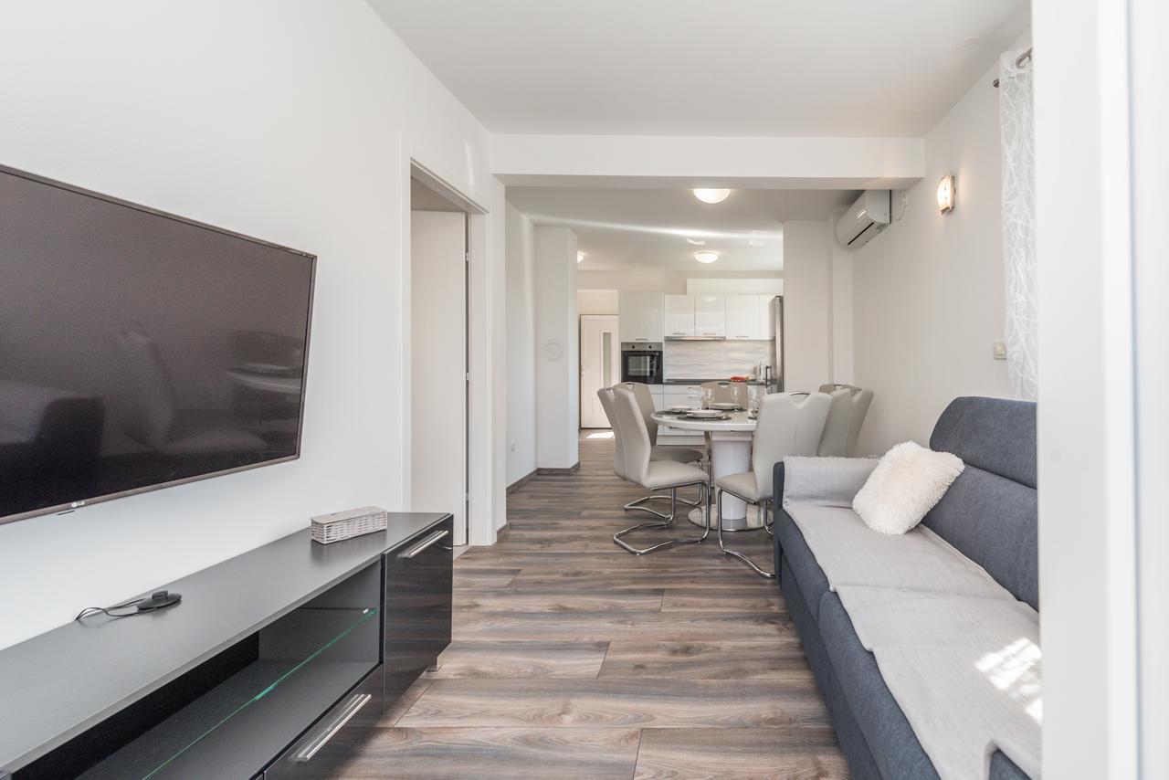 Apartments Janice Pakostane Ngoại thất bức ảnh